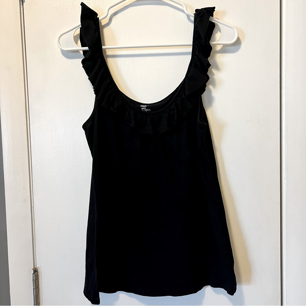 GAP ruffle trim black tank top (Size M)